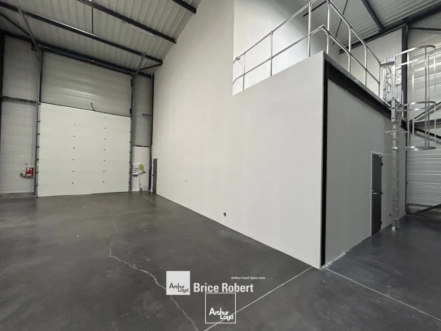 Locaux d'activité & Entrepôts - Location - SAINT PRIEST - 69800 - 340-340 - 7675141