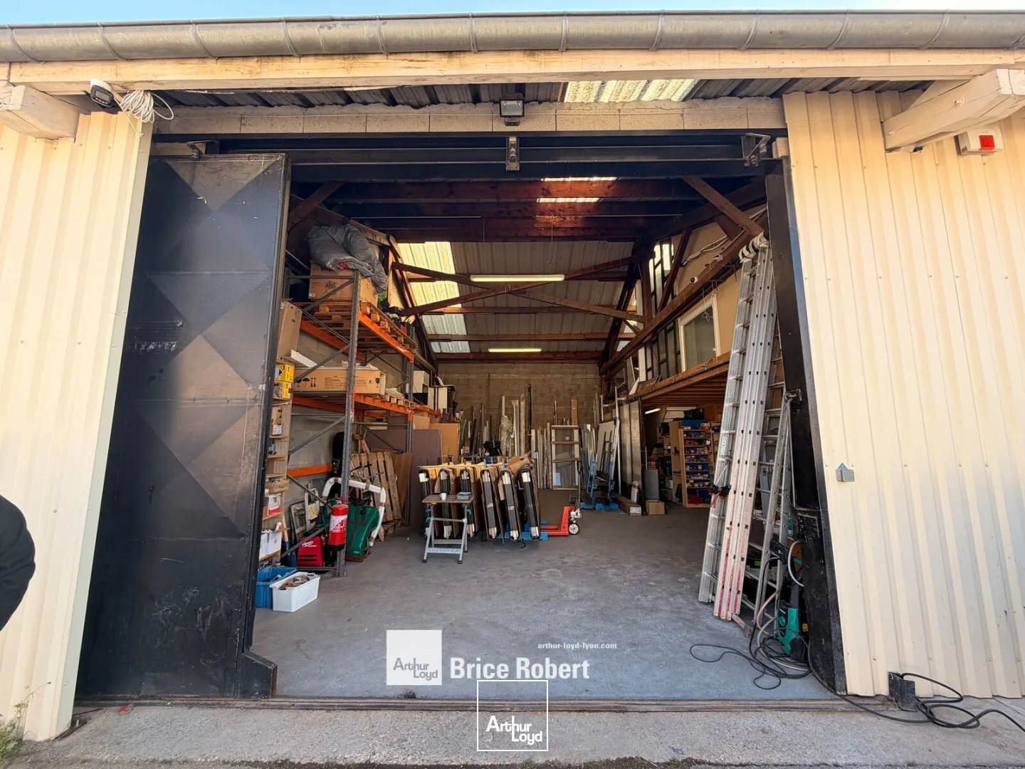 Locaux d'activité & Entrepôts - Location - DECINES CHARPIEU - 69150 - 300-300 - 7675165