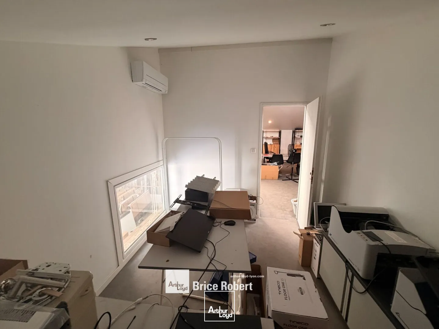 Locaux d'activité & Entrepôts - Location - DECINES CHARPIEU - 69150 - 300-300 - 7675162