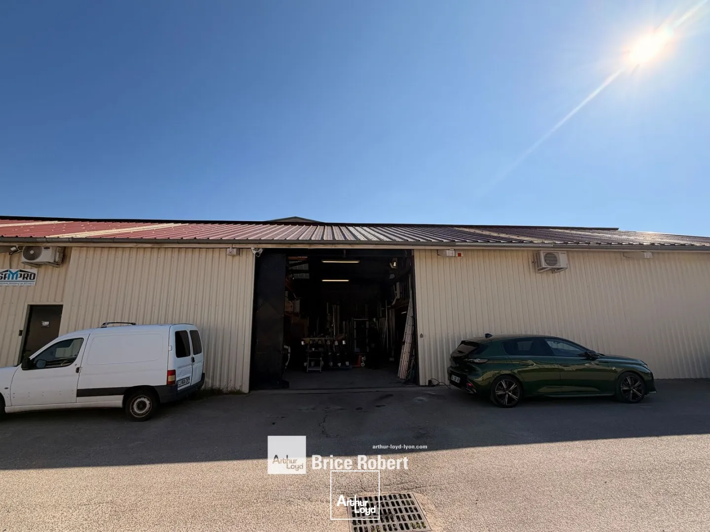 Locaux d'activité & Entrepôts - Location - DECINES CHARPIEU - 69150 - 300-300 - 7675160