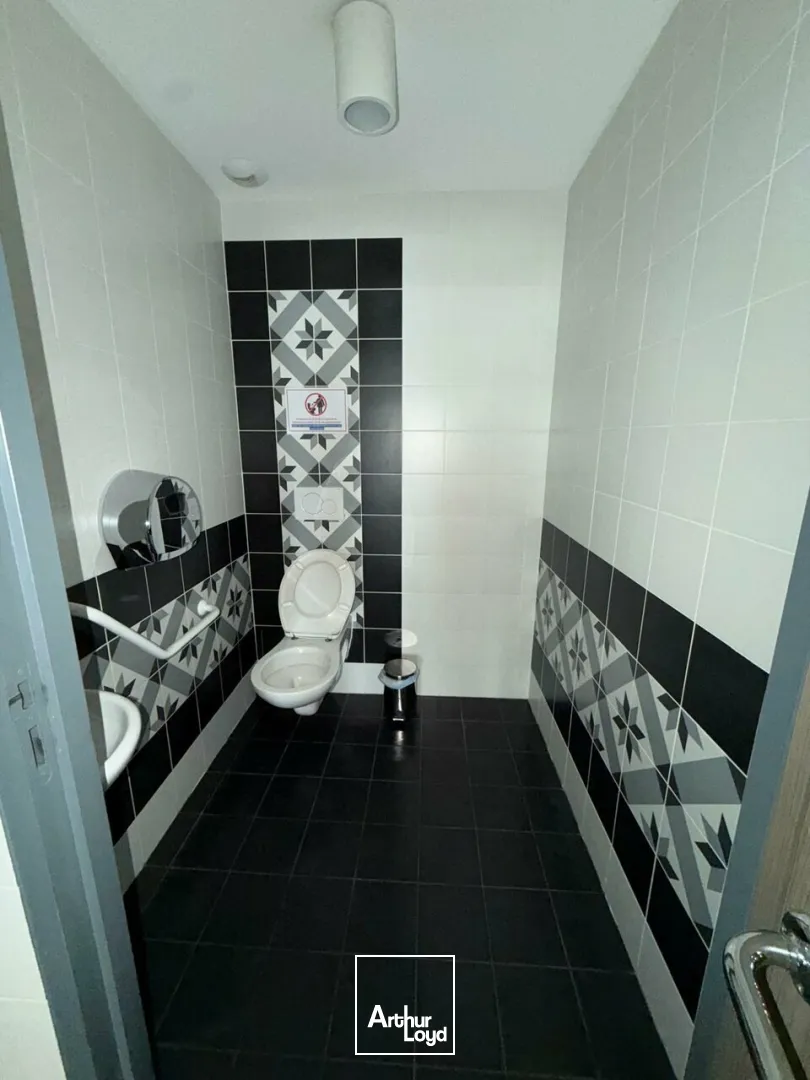 Locaux commerciaux - Location - CHÂTELLERAULT - 86100 - 794-794 - 7675318