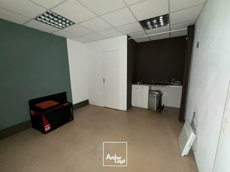 Locaux commerciaux - Location - CHÂTELLERAULT - 86100 - 794-794 - 7675320