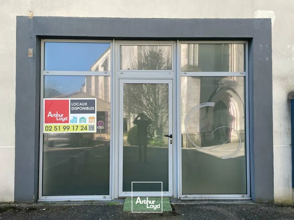 Locaux commerciaux - Location - CHANTONNAY - 85110 - 47-47 - 7675321