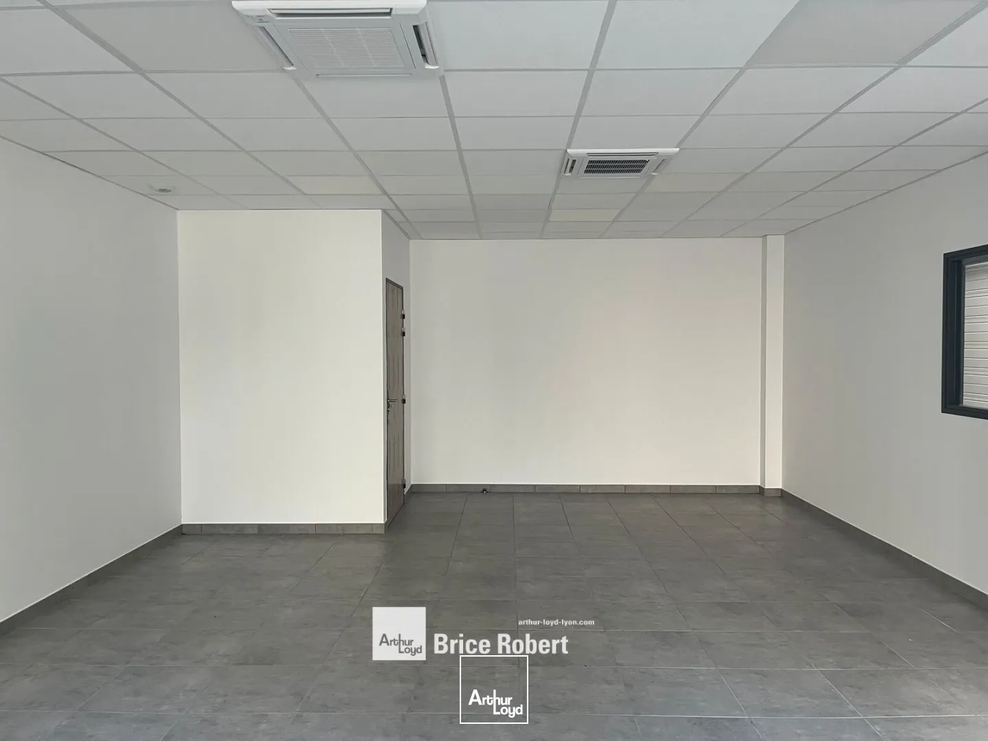 Locaux d'activité & Entrepôts - Location - VENISSIEUX - 69200 - 261-855 - 7675948