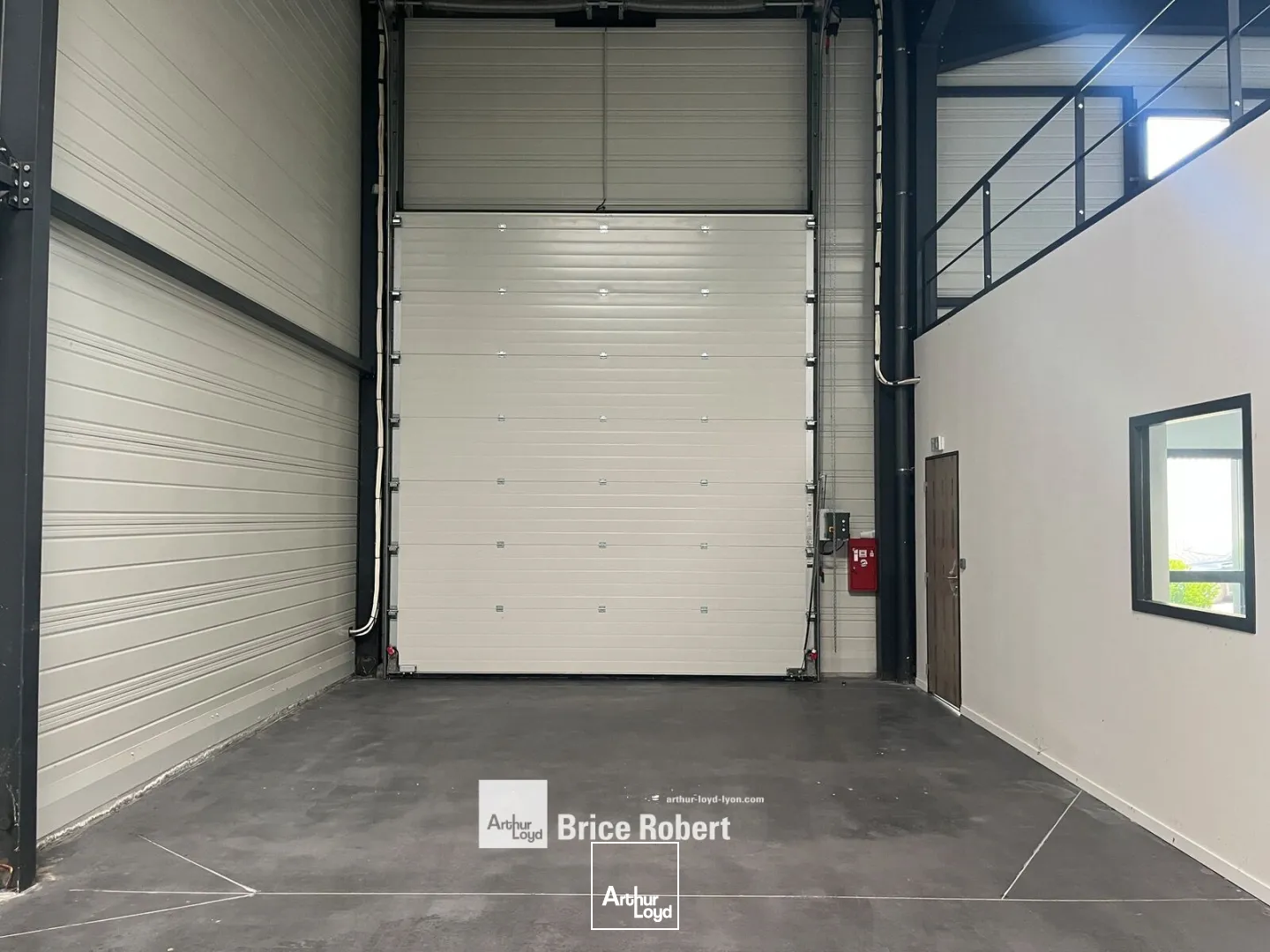 Locaux d'activité & Entrepôts - Location - VENISSIEUX - 69200 - 261-855 - 7675950