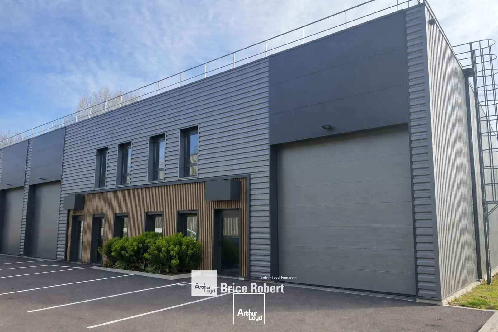 Locaux d'activité & Entrepôts - Location - VENISSIEUX - 69200 - 261-855 - 7675944