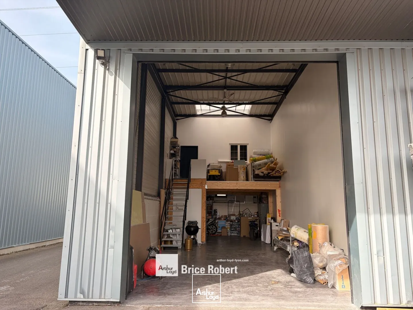 Locaux d'activité & Entrepôts - Location - SAINT PRIEST - 69800 - 135-135 - 7676027