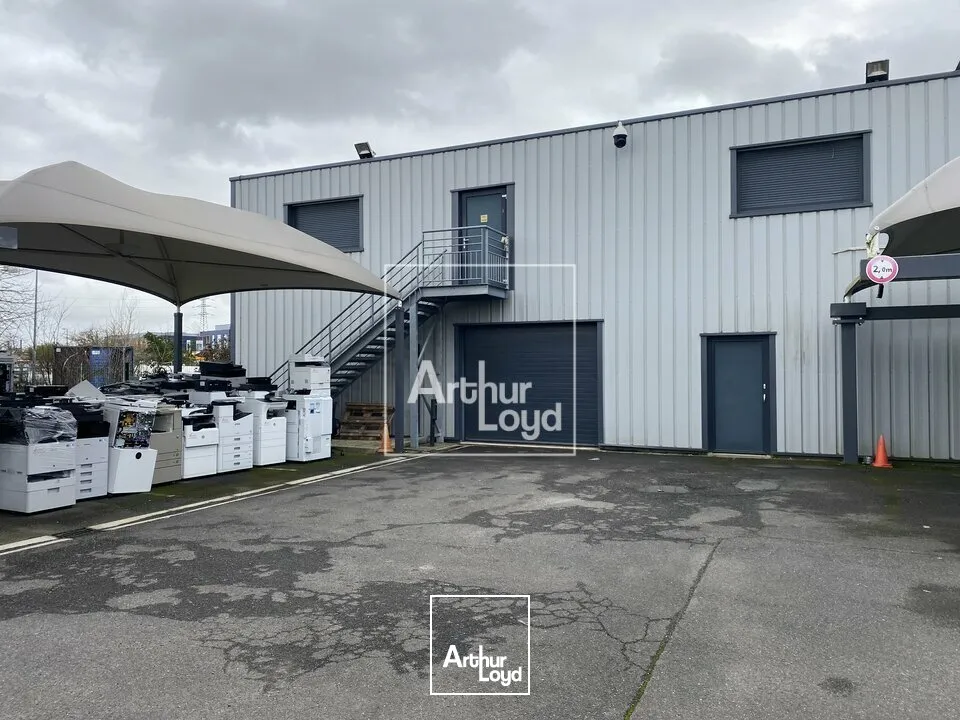 Locaux d'activité & Entrepôts - Vente - MOISSY-CRAMAYEL - 77550 - 650-650 - 7676151