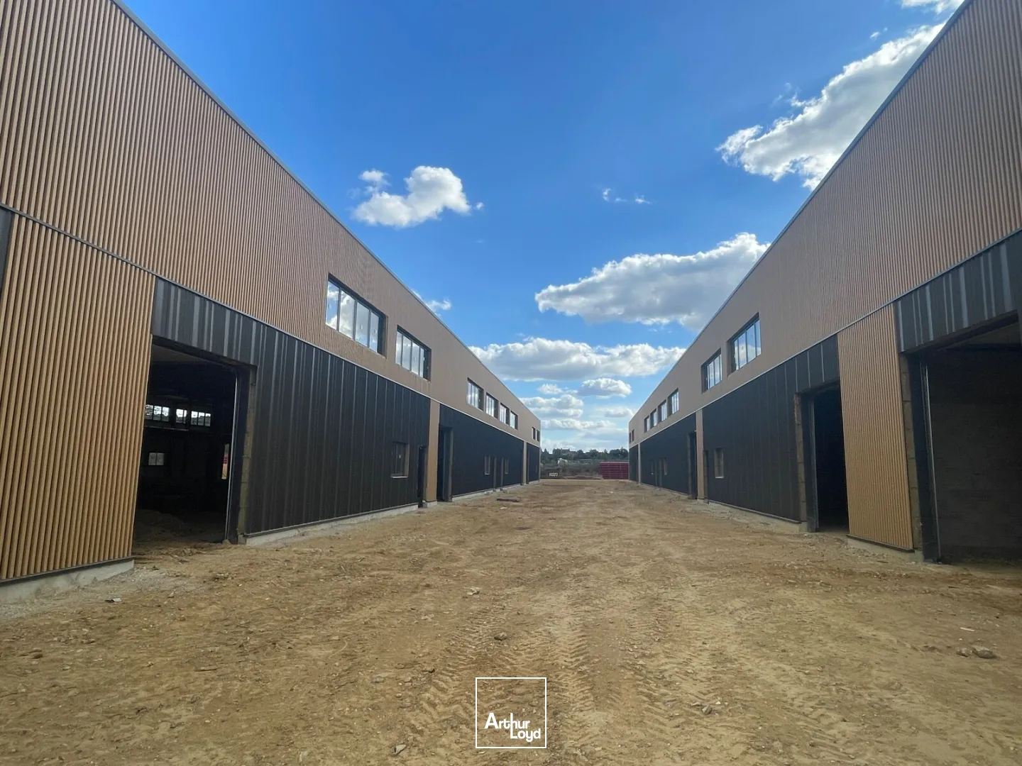 Locaux d'activité & Entrepôts - Location - AMBLAINVILLE - 60110 - 390-780 - 7676370