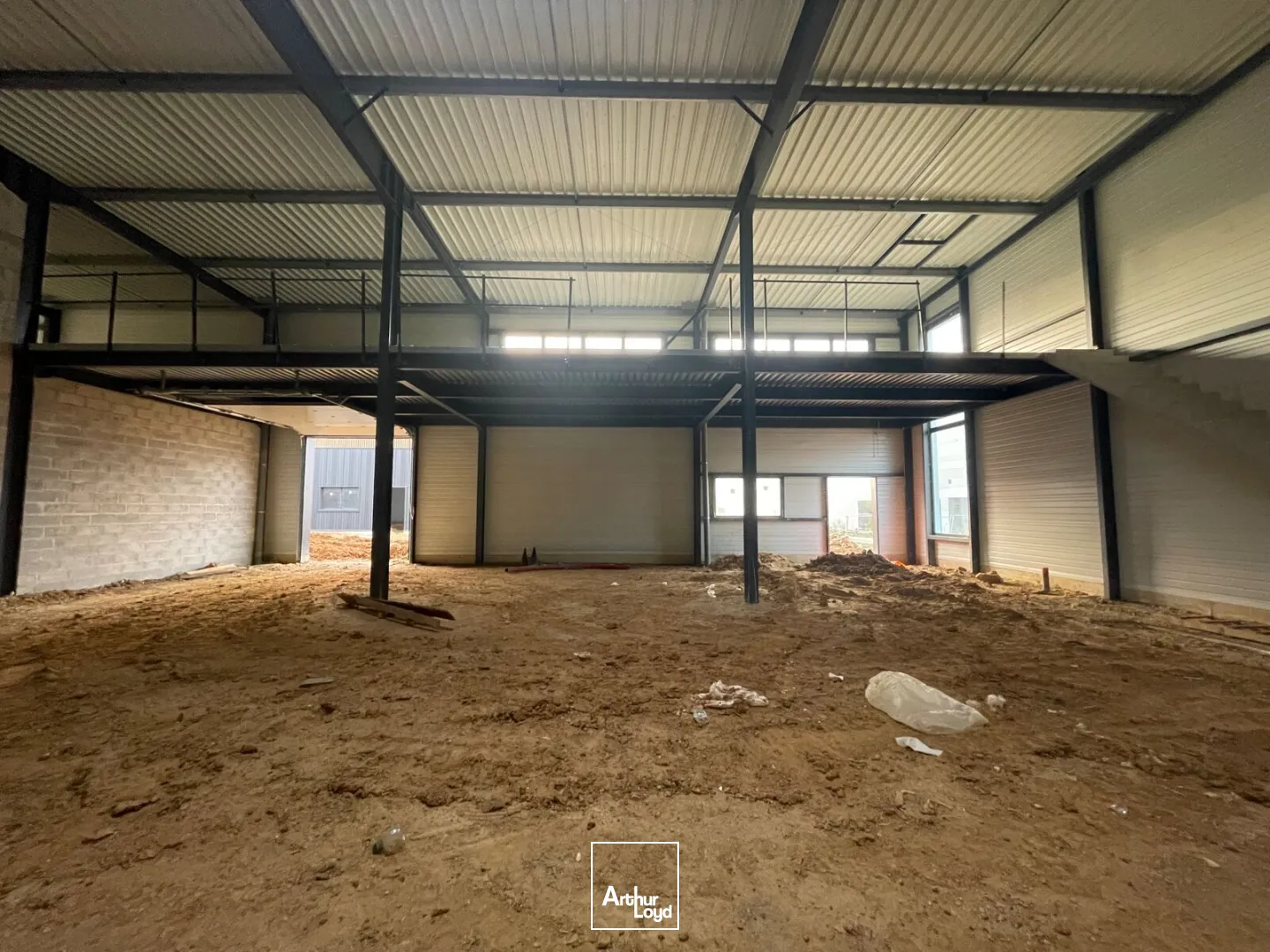 Locaux d'activité & Entrepôts - Location - AMBLAINVILLE - 60110 - 390-9750 - 7676384