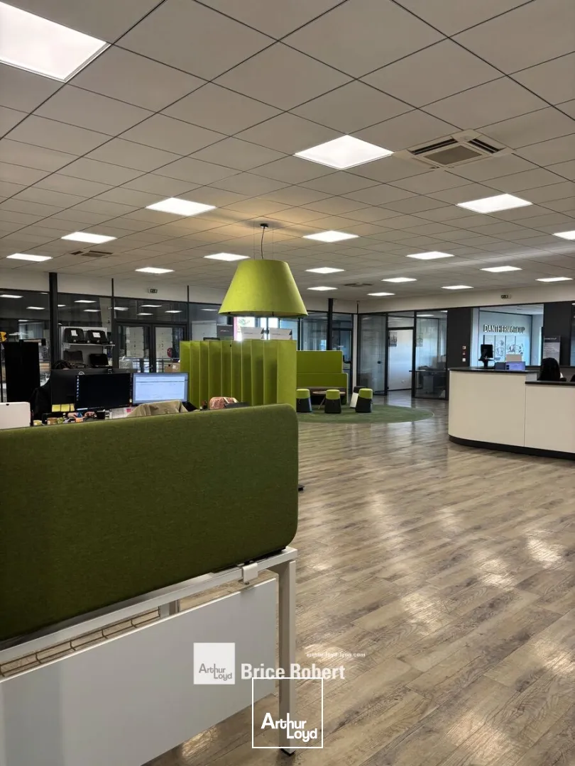 Locaux d'activité & Entrepôts - Vente - VENISSIEUX - 69200 - 8800-8800 - 7677080