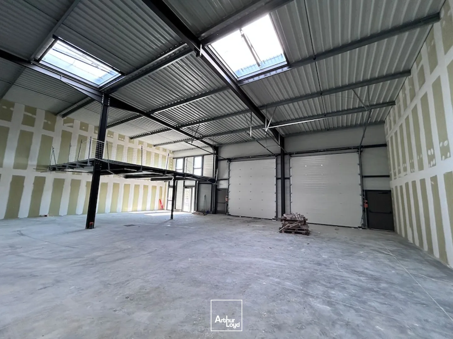 Locaux d'activité & Entrepôts - Location - VARENNES LES MACON - 71000 - 404-404 - 7677481