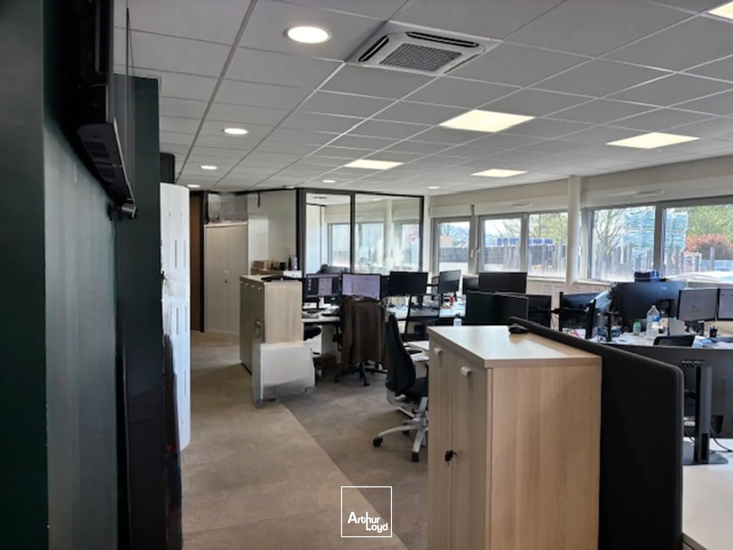 Locaux d'activité & Entrepôts - Location - LE CHAMBON FEUGEROLLES - 42500 - 5200-5200 - 7677521