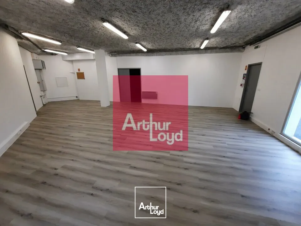 Locaux d'activité & Entrepôts - Location - CLERMONT FERRAND - 63100 - 157-157 - 7678896