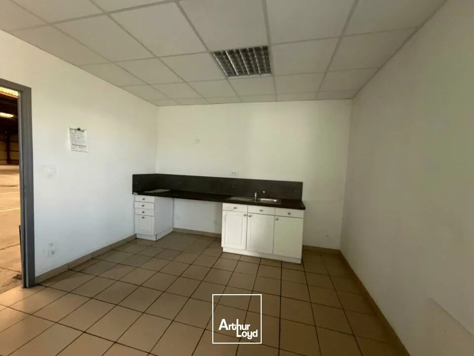 Locaux d'activité & Entrepôts - Vente - SAINT-DOULCHARD - 18230 - 3800-3800 - 7679049