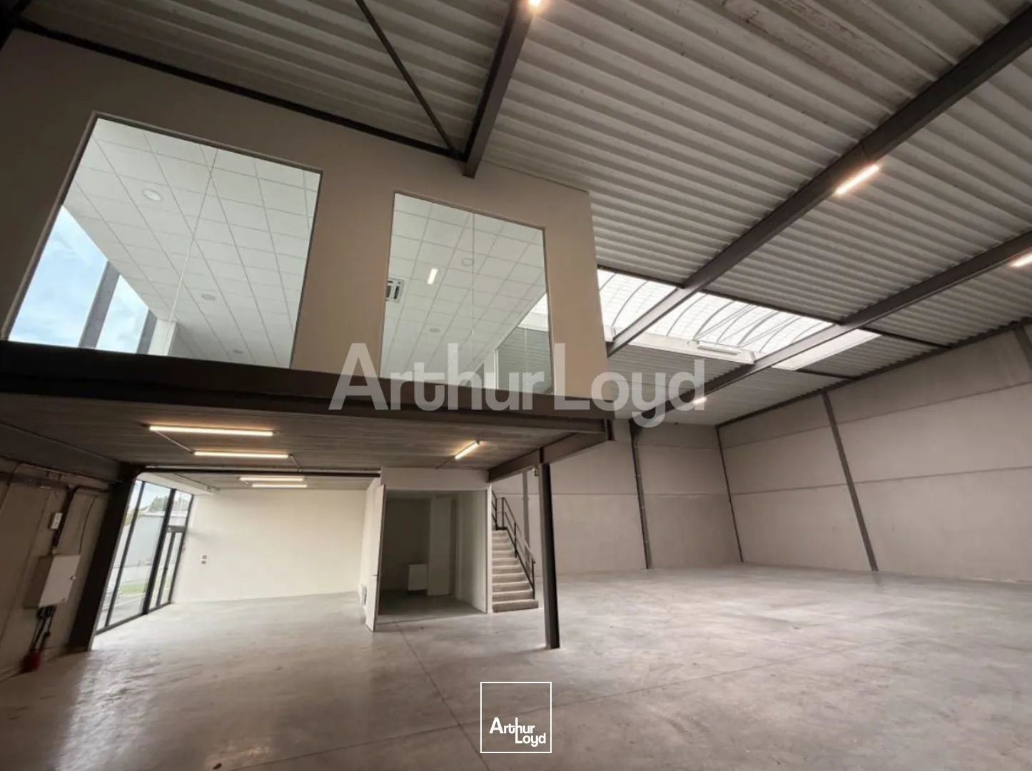 Locaux d'activité & Entrepôts - Location - NEUVILLE EN FERRAIN - 59960 - 420-947 - 7718697