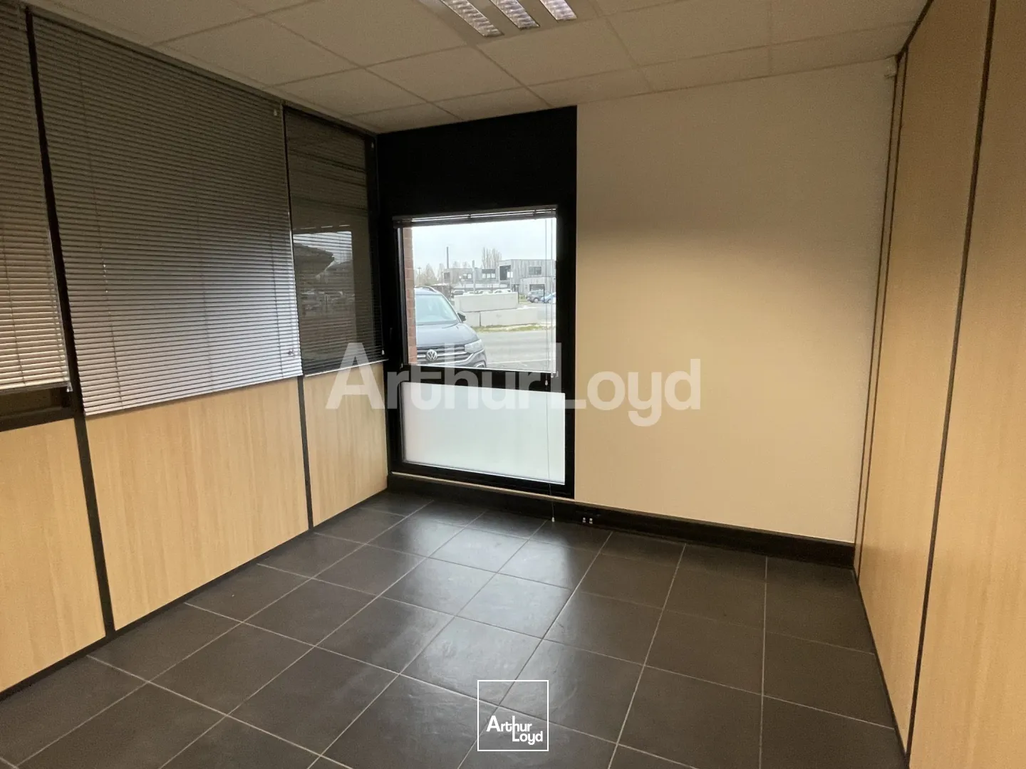 Bureaux - Location - VILLENEUVE D'ASCQ - 59650 - 563.3-563.3 - 7719350