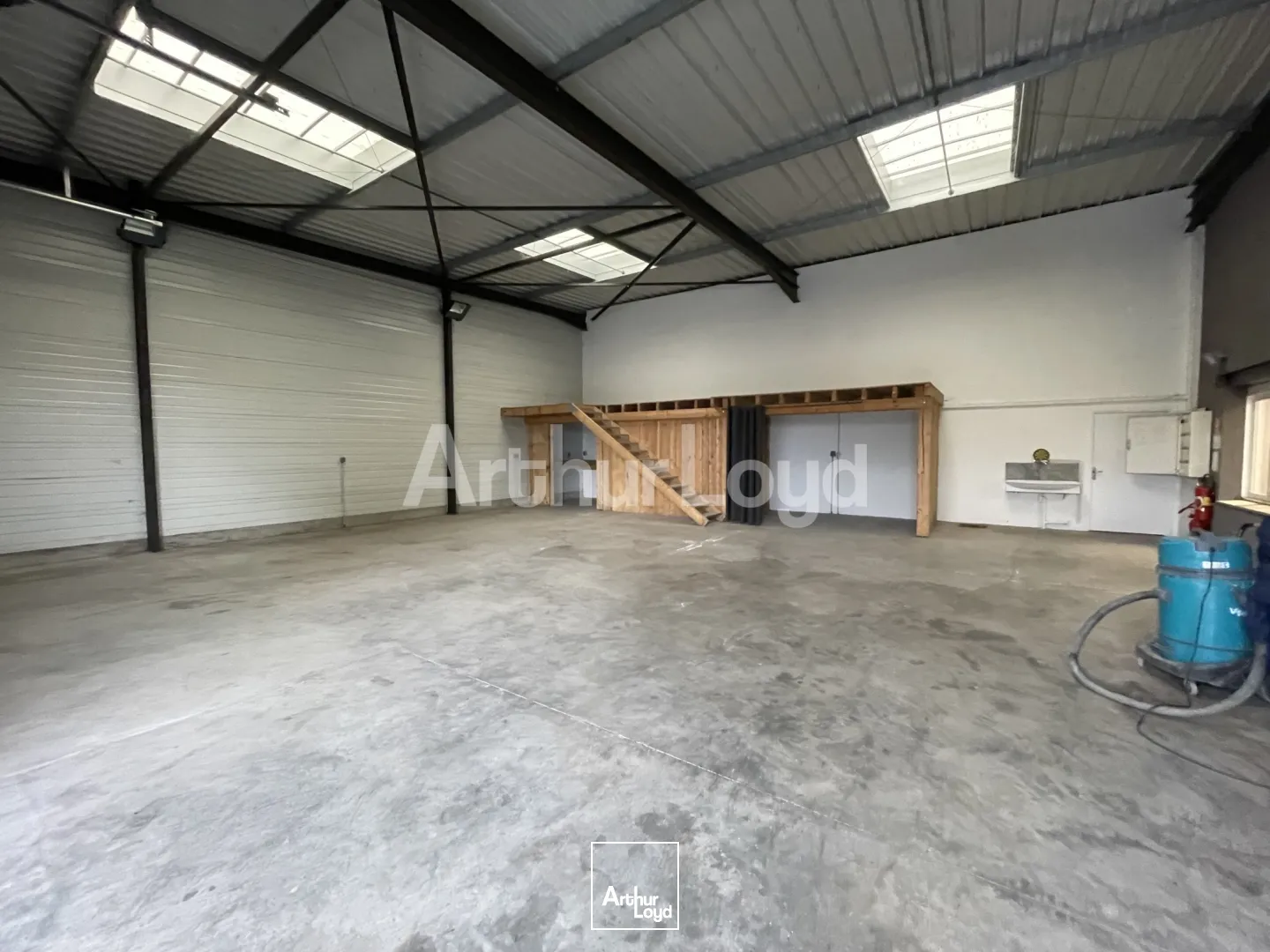 Locaux d'activité & Entrepôts - Location - COURRIERES - 62710 - 360-360 - 7719491