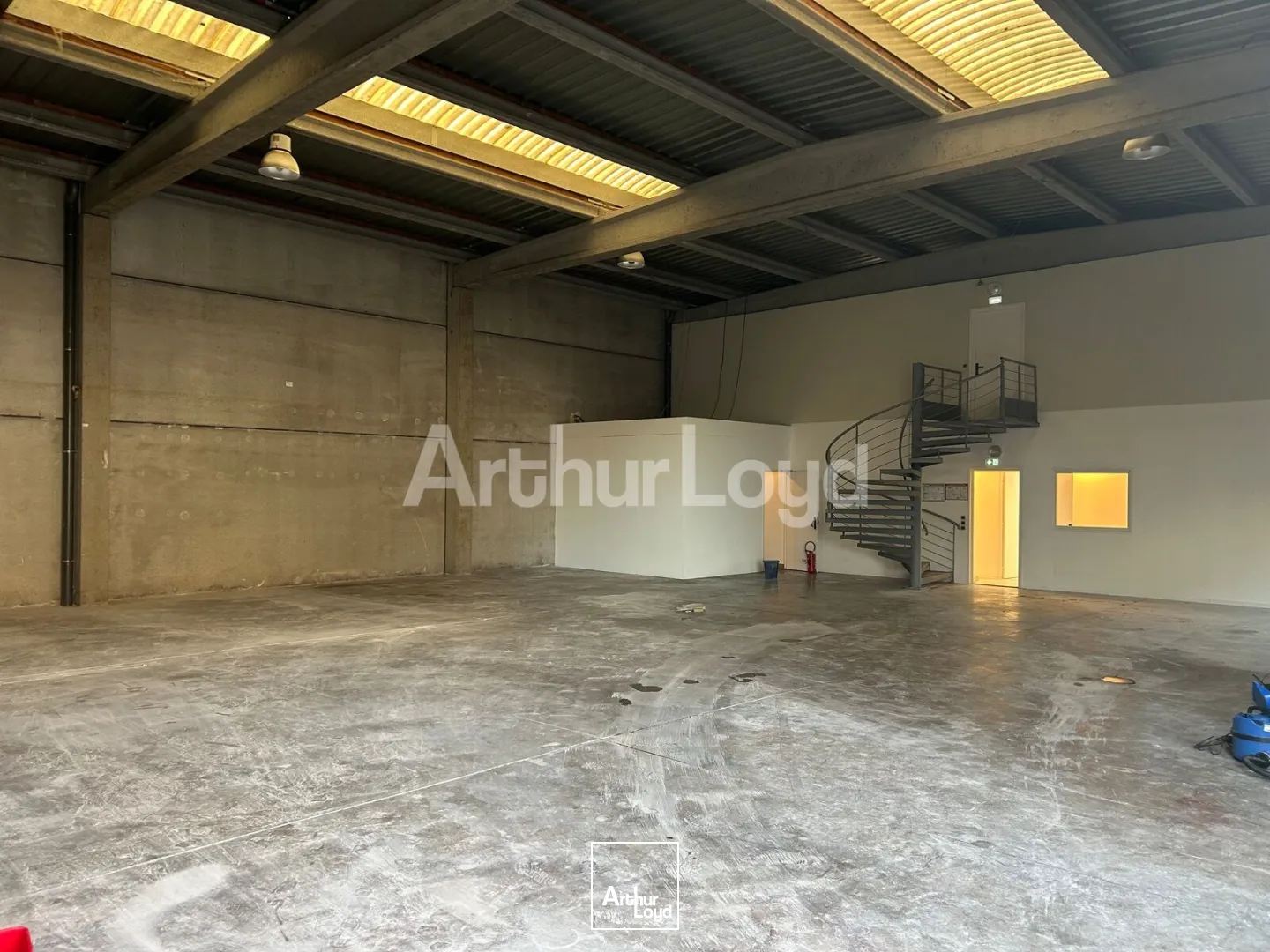 Locaux d'activité & Entrepôts - Location - MONS EN BAROEUL - 59370 - 467-467 - 7719566