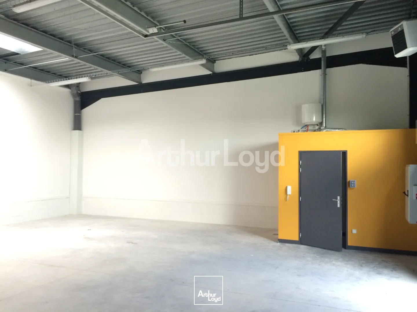 Locaux d'activité & Entrepôts - Location - TOURCOING - 59200 - 135-135 - 7719629