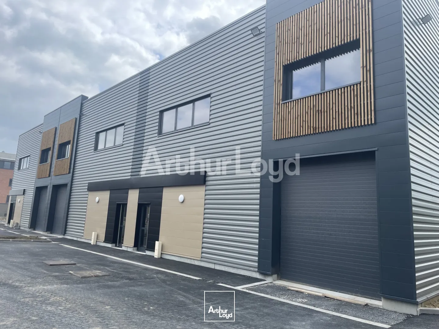 Locaux d'activité & Entrepôts - Location - SAINGHIN EN MELANTOIS - 59262 - 226-7873 - 7719634