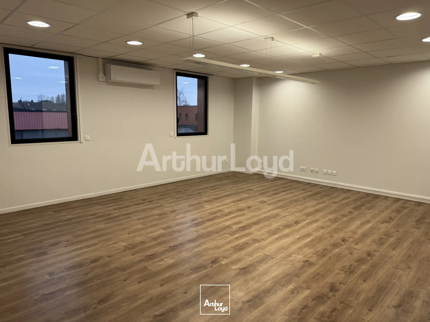 Locaux d'activité & Entrepôts - Location - VILLENEUVE D'ASCQ - 59650 - 490-1480 - 7719689