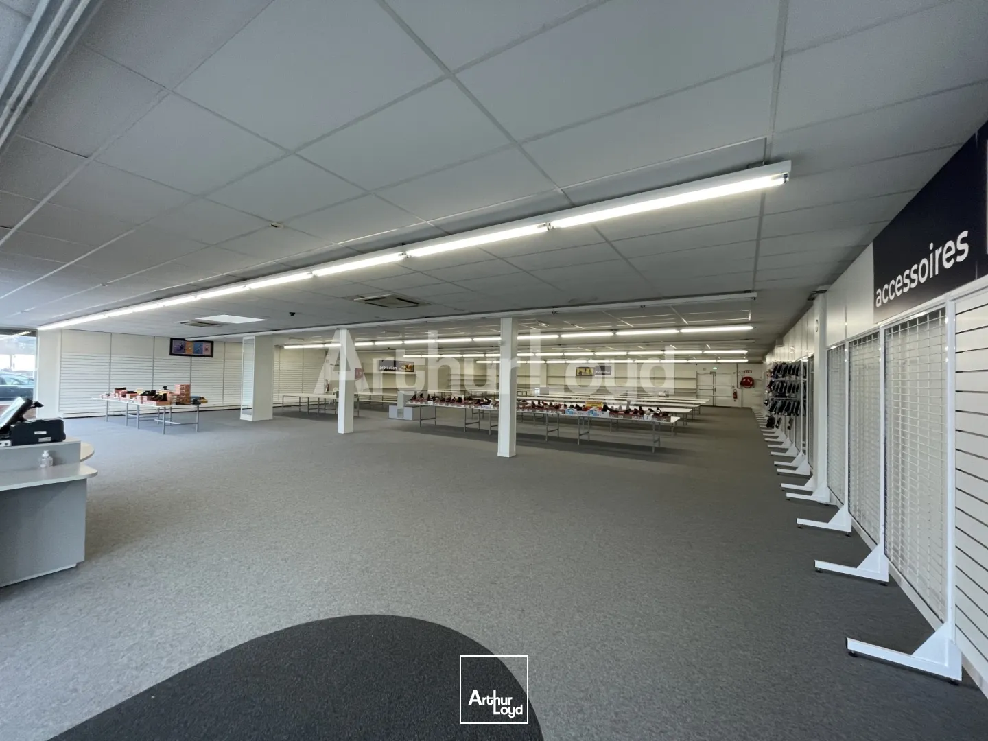 Locaux commerciaux - Location - BOIS GRENIER - 59280 - 705-705 - 7719772