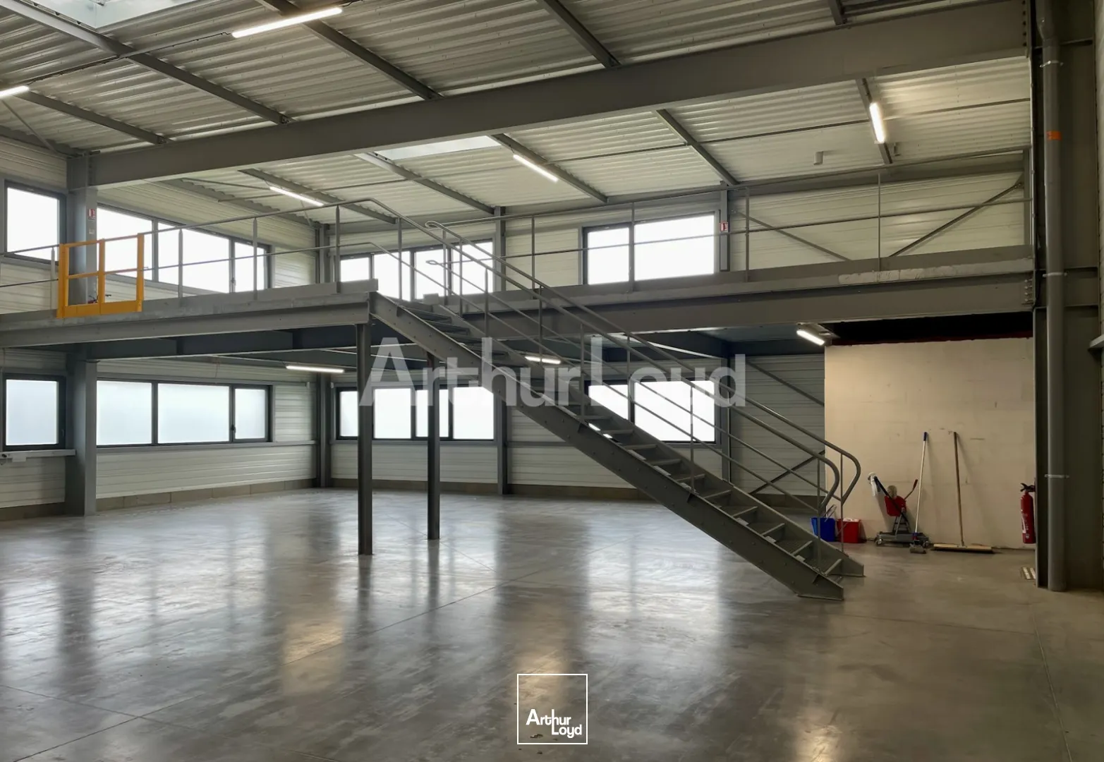 Locaux d'activité & Entrepôts - Location - COQUELLES - 62231 - 360-360 - 7720705