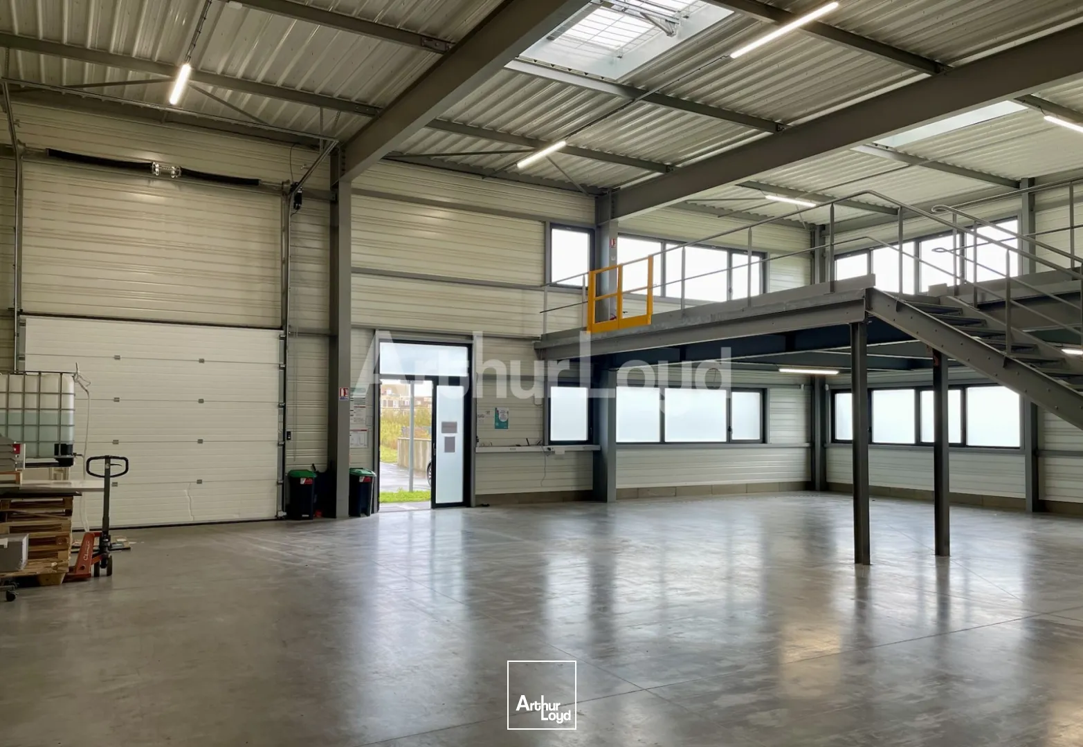 Locaux d'activité & Entrepôts - Location - COQUELLES - 62231 - 360-360 - 7720704