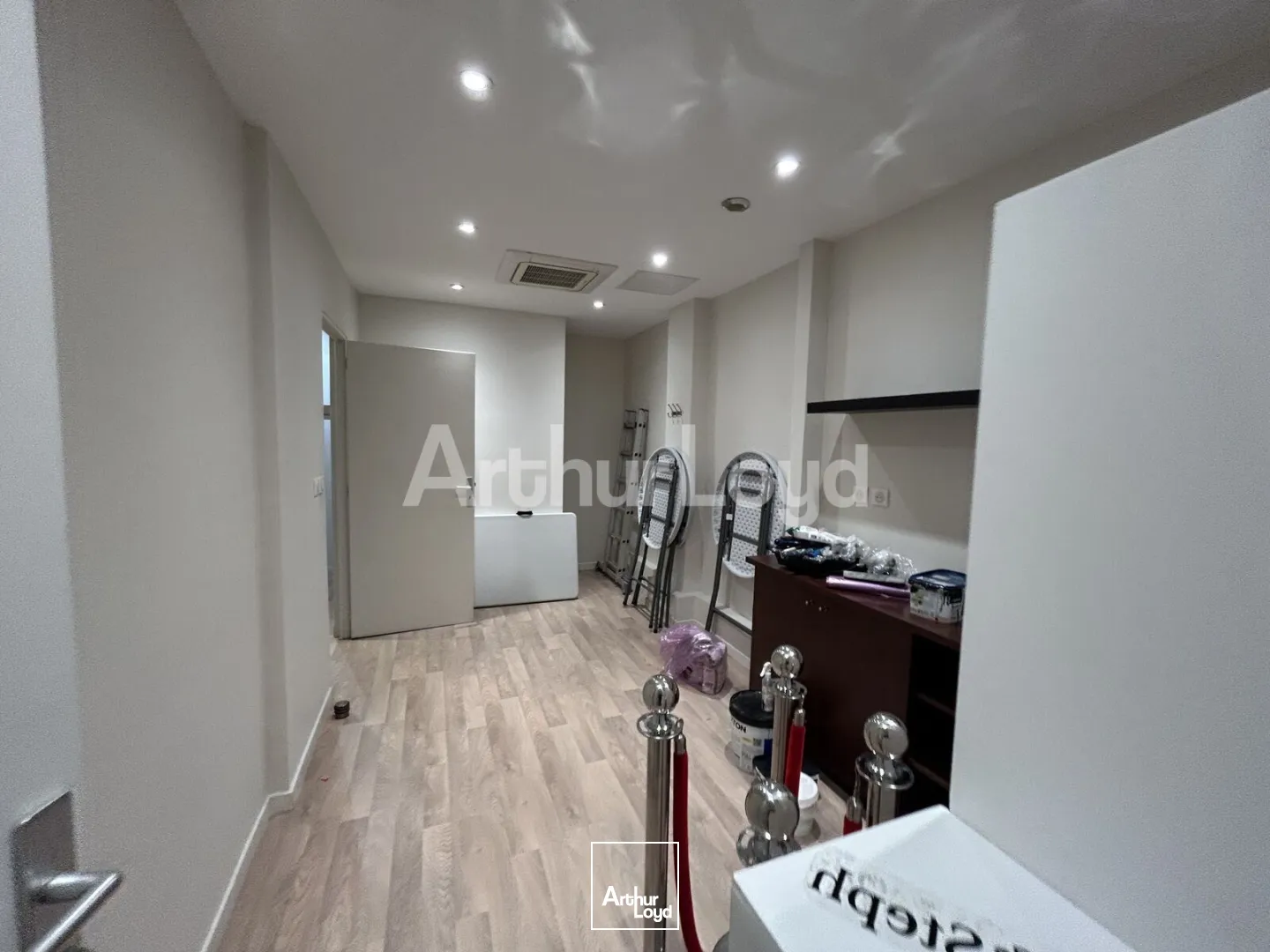 Locaux commerciaux - Location - LILLE - 59000 - 140-140 - 7720721