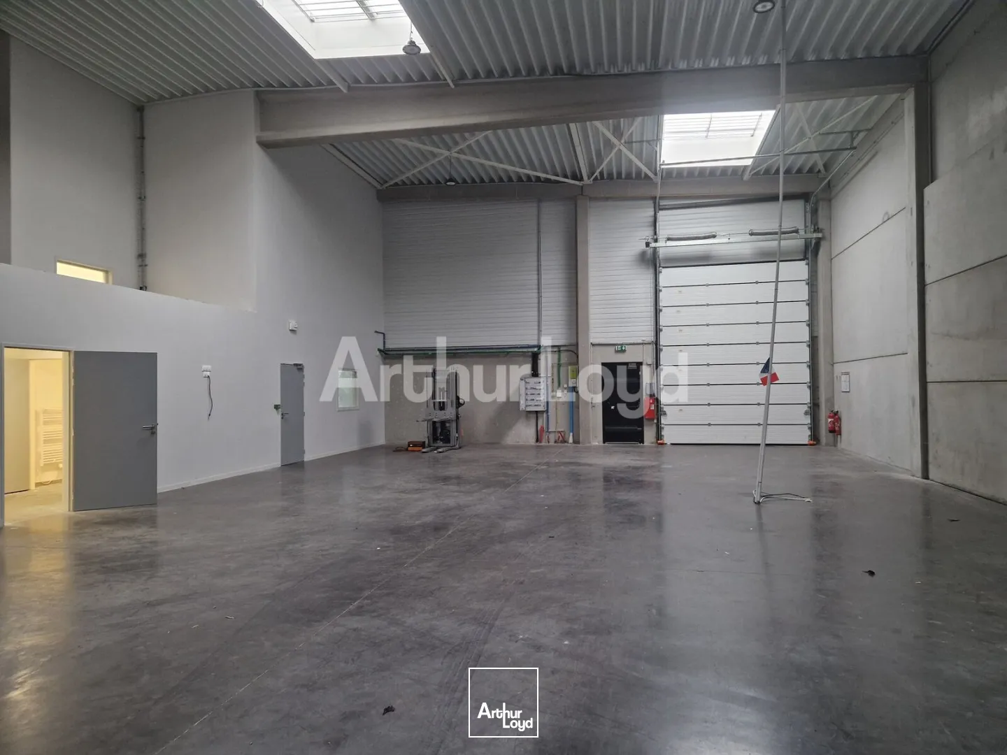 Locaux d'activité & Entrepôts - Location - AVELIN - 59710 - 684-684 - 7721642