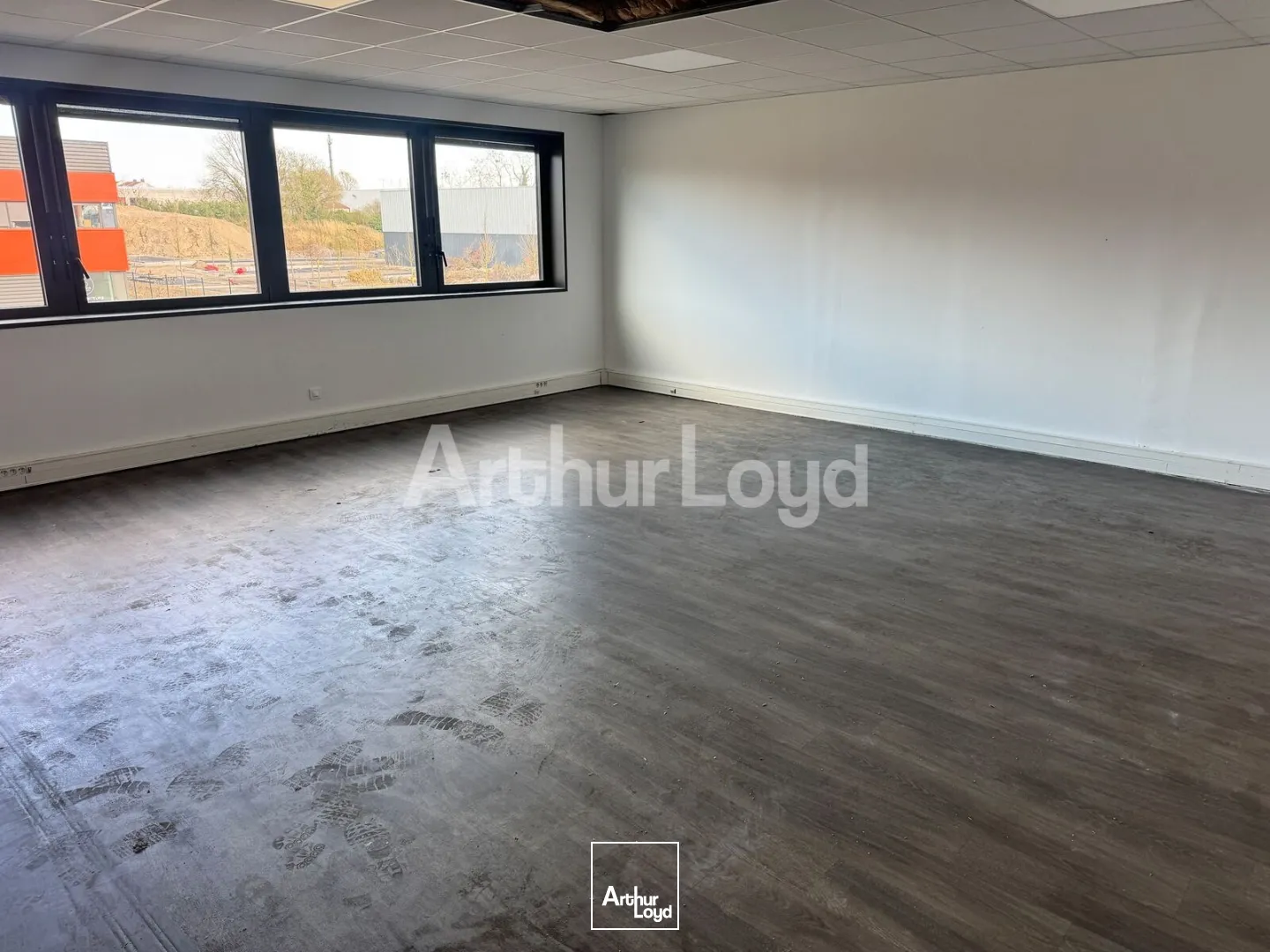 Locaux d'activité & Entrepôts - Location - CROIX - 59170 - 599-2179 - 7721975