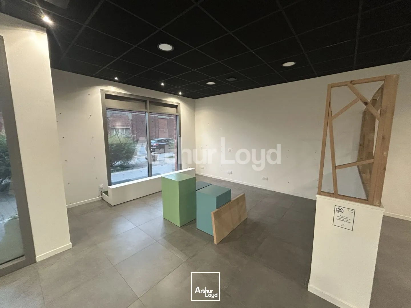 Locaux commerciaux - Location - PERENCHIES - 59840 - 166.65-166.65 - 7722436