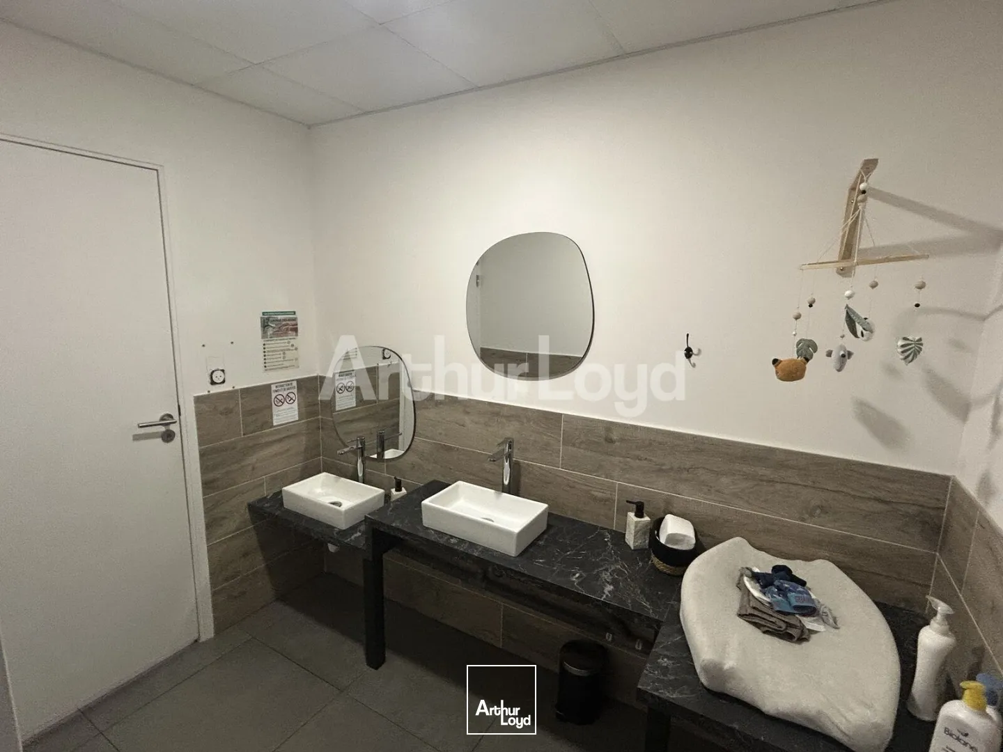 Locaux commerciaux - Location - PERENCHIES - 59840 - 166.65-166.65 - 7722440