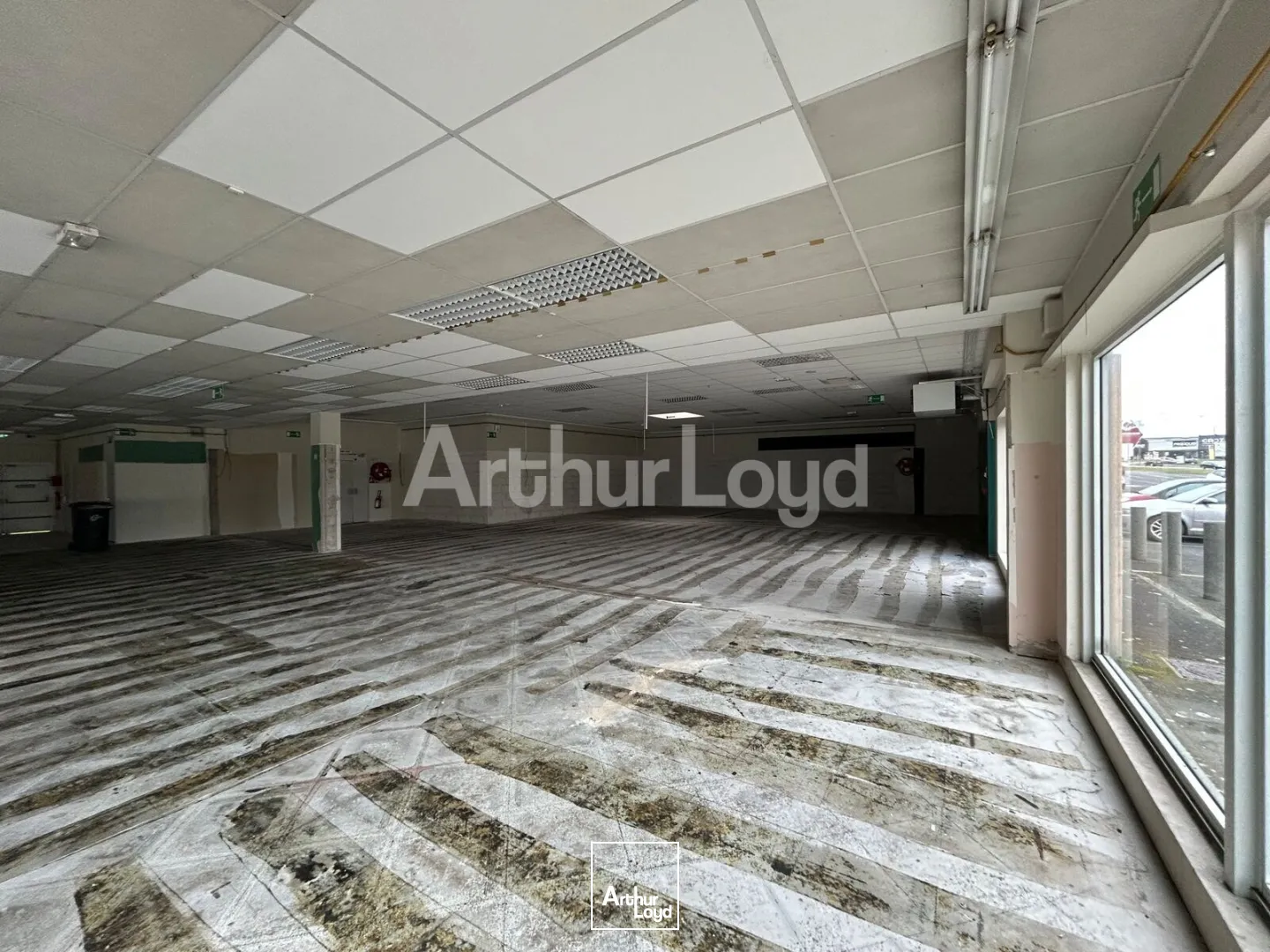 Locaux commerciaux - Location - CAMBRAI - 59400 - 275-275 - 7722773