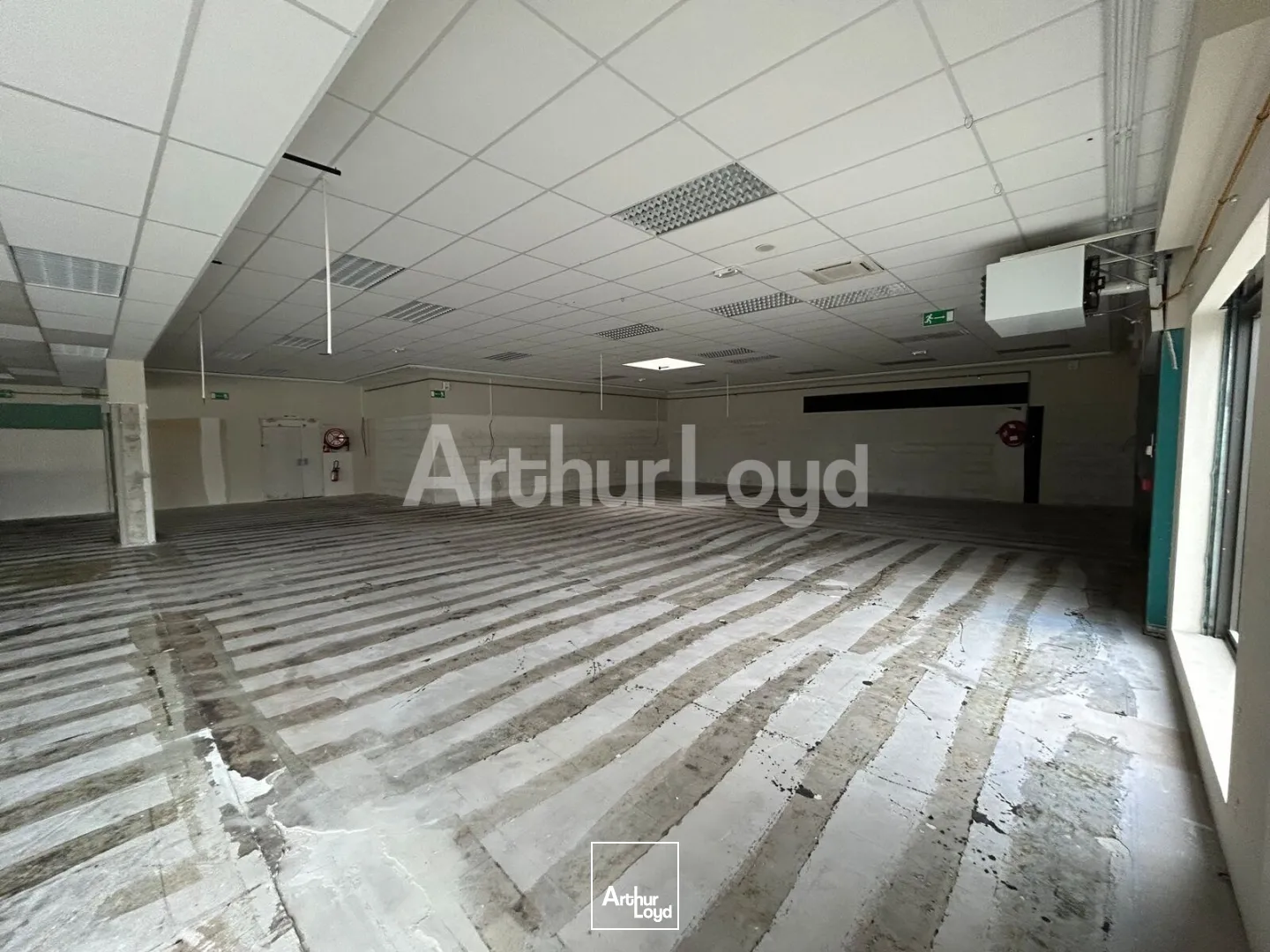 Locaux commerciaux - Location - CAMBRAI - 59400 - 275-275 - 7722774