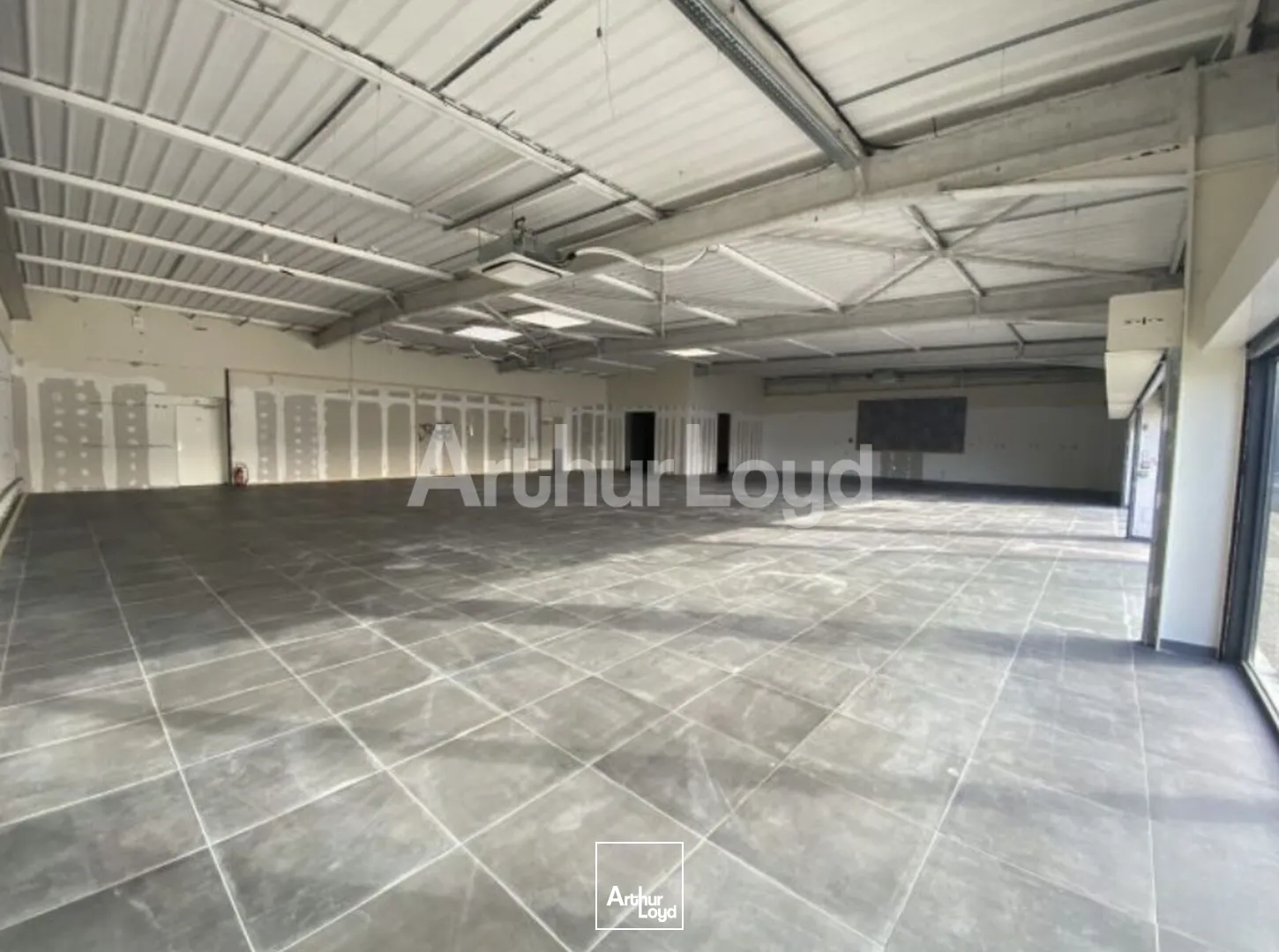 Locaux commerciaux - Location - SIN LE NOBLE - 59450 - 564-564 - 7723255