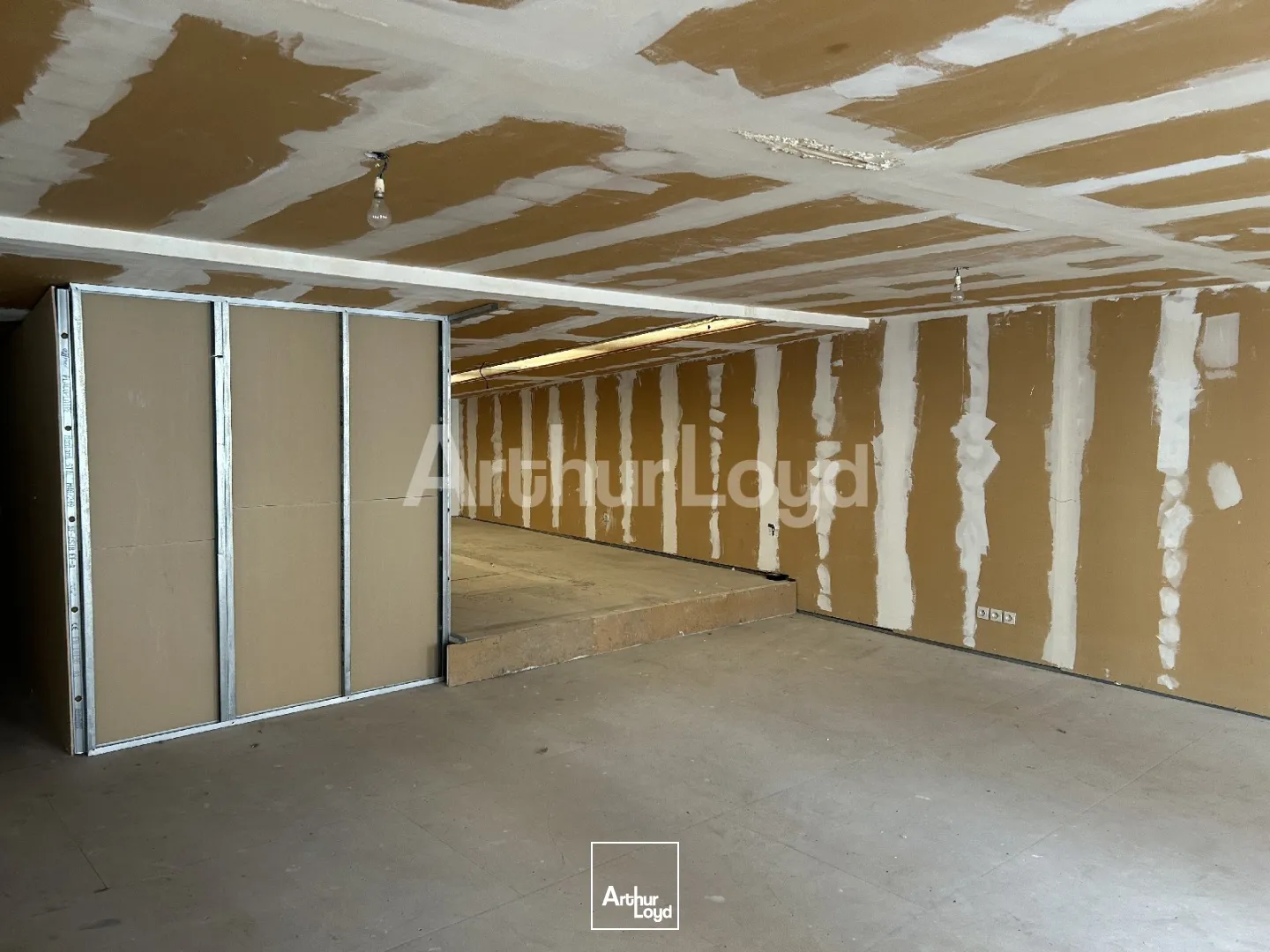 Locaux commerciaux - Location - LILLE - 59000 - 90-265 - 7724186