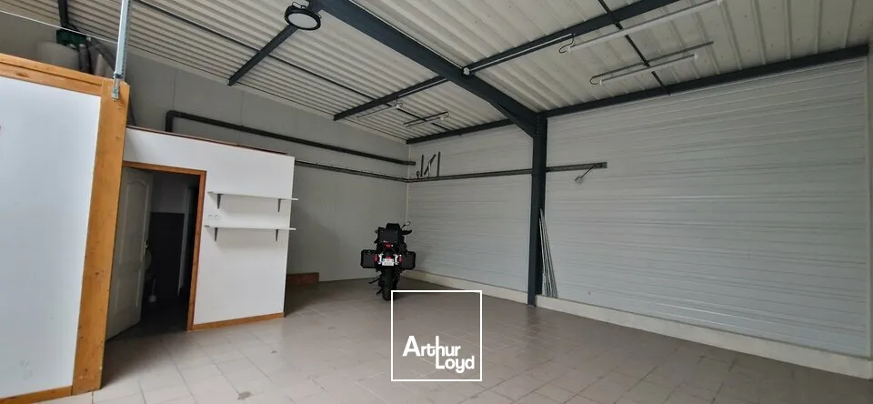 Locaux d'activité & Entrepôts - Location - LONGVIC - 21600 - 136-136 - 7725423