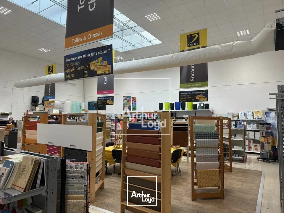 Locaux d'activité & Entrepôts - Location - SAVIGNY-LE-TEMPLE - 77176 - 372-372 - 7725446