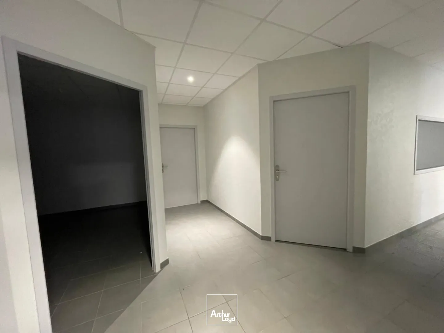 Locaux d'activité & Entrepôts - Vente - SAINT MARCEL - 56140 - 24.3-696.7 - 7725673