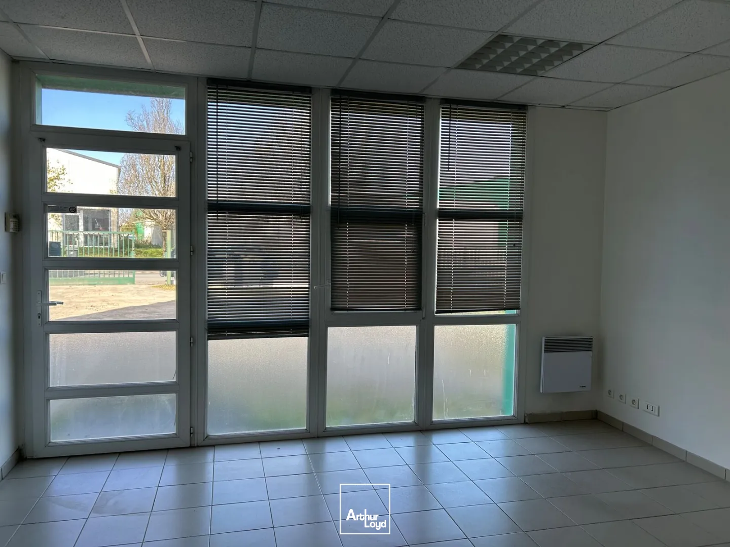 Locaux d'activité & Entrepôts - Location - SAINT BREVIN LES PINS - 44250 - 200-200 - 7725808