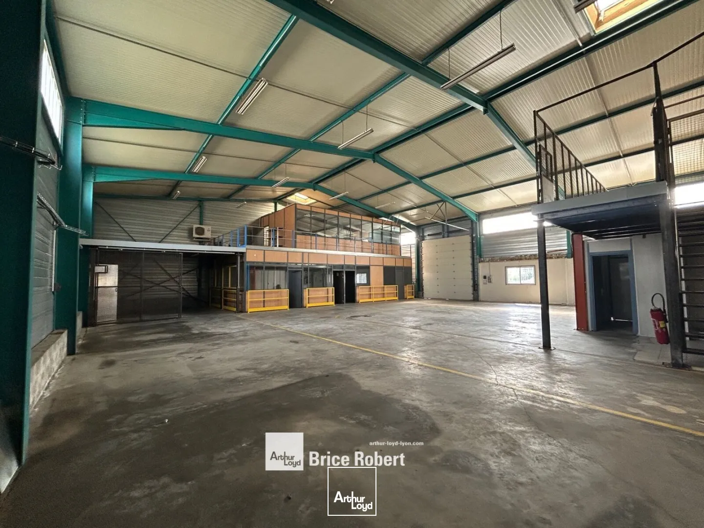 Locaux d'activité & Entrepôts - Location - NEYRON - 01700 - 1650-1650 - 7726090