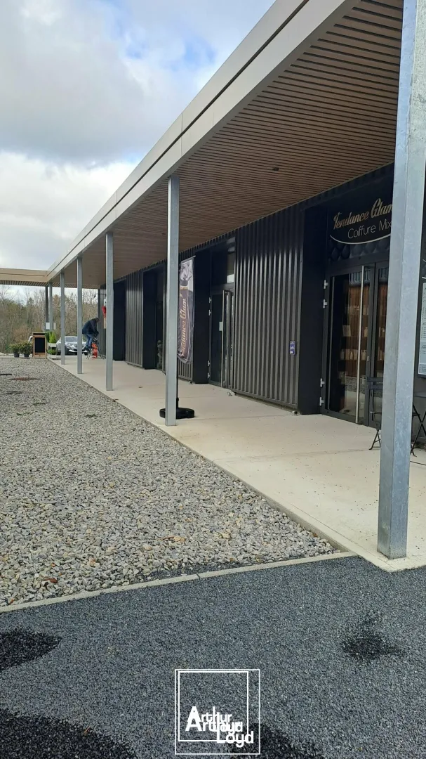 Locaux commerciaux - Location - SAINT PANTALEON DE LARCHE - 19600 - 56.8-56.8 - 7726455