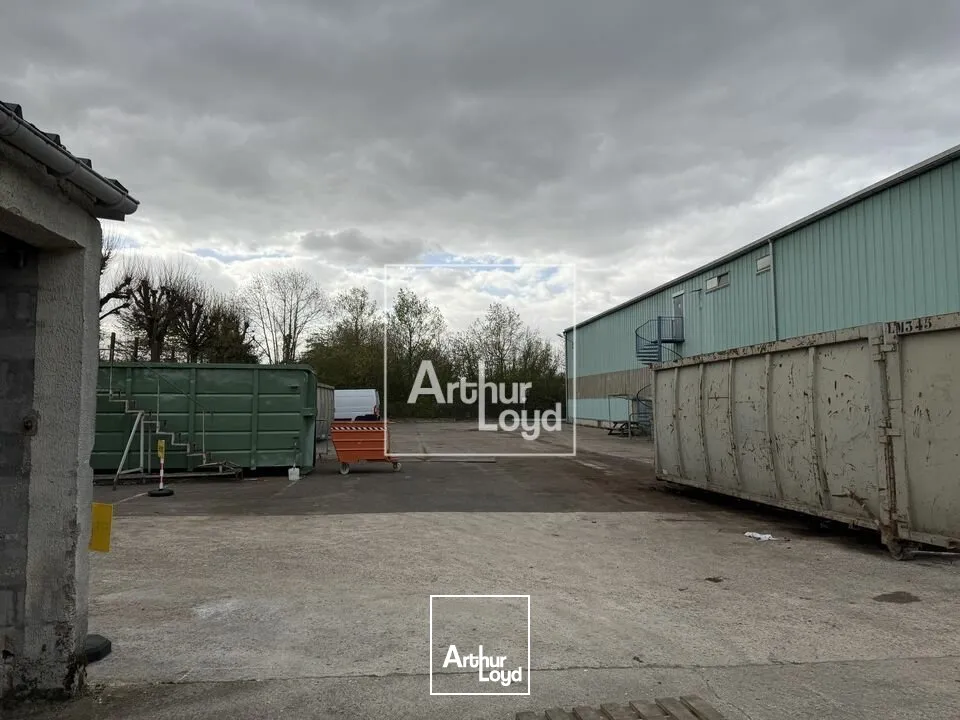 Locaux d'activité & Entrepôts - Vente - VAUX-LE-PÉNIL - 77000 - 3700-3700 - 7726487