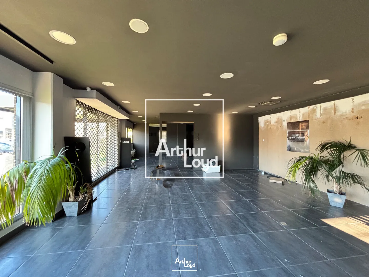 Locaux commerciaux - Location - NIMES - 30900 - 222-222 - 7726697