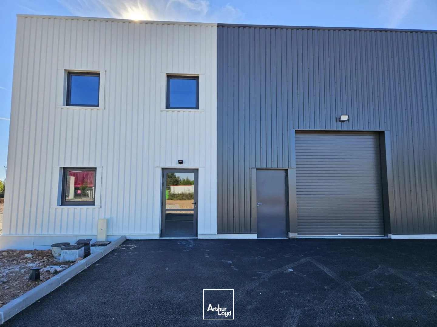 Locaux d'activité & Entrepôts - Location - RIORGES - 42153 - 198-198 - 7726768