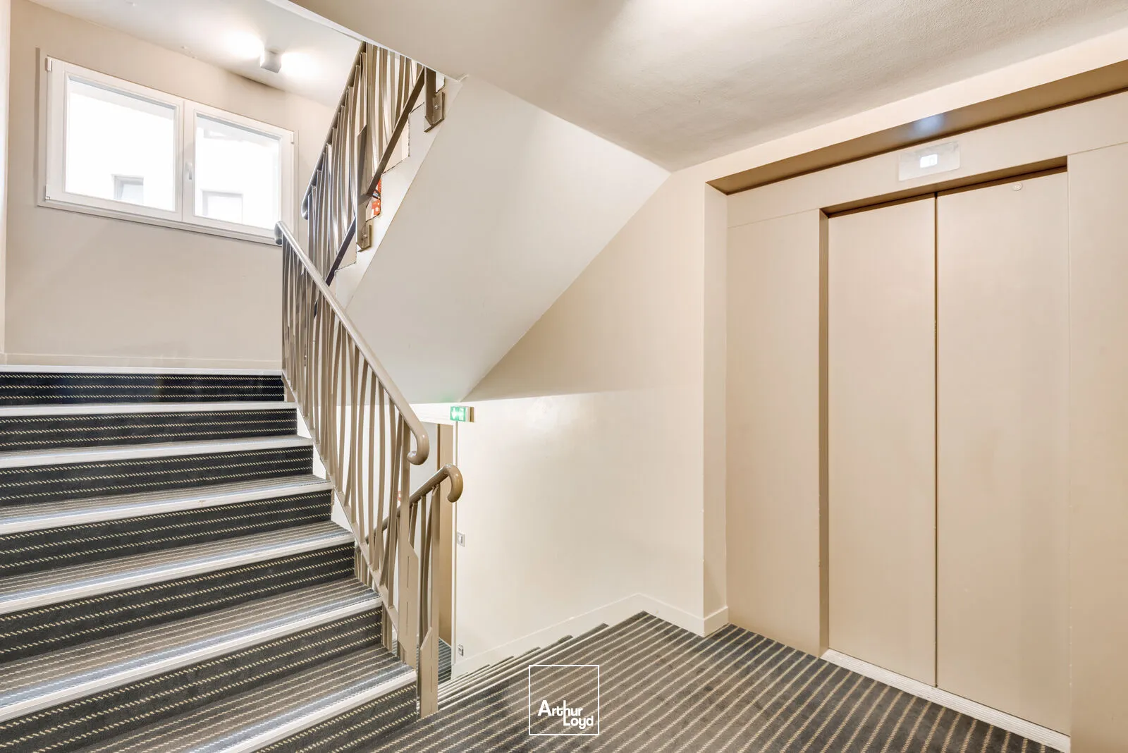 Bureaux - Location - PARIS - 75016 - 67-67 - 7726836