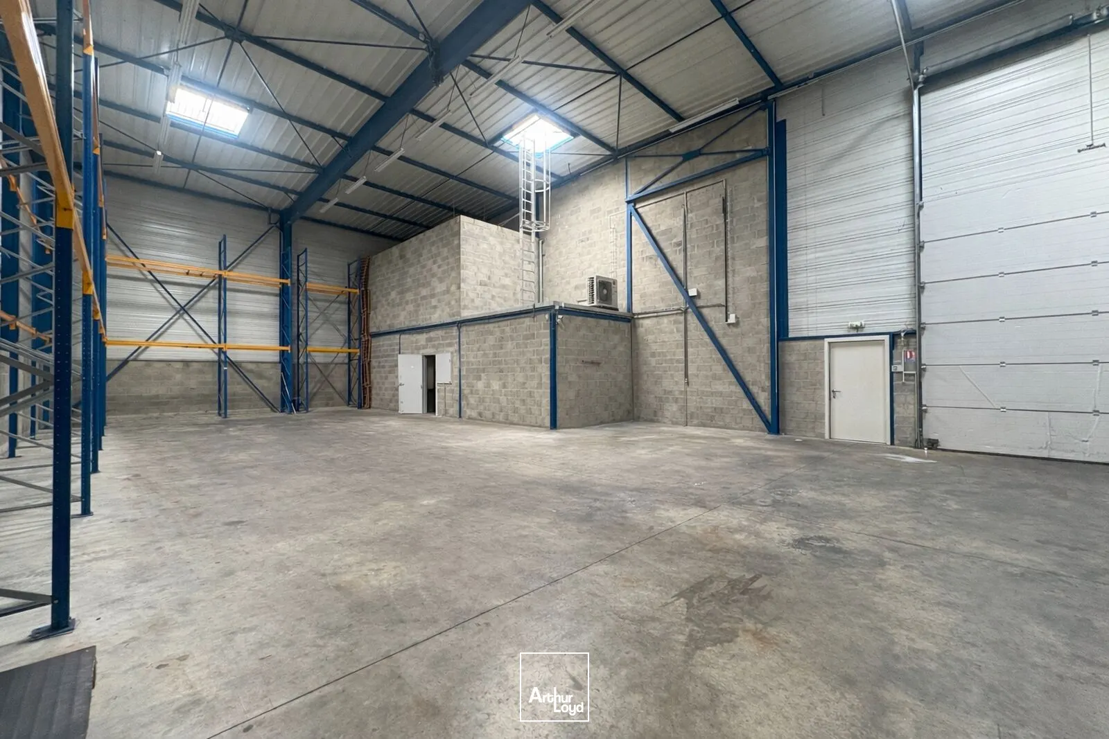 Locaux d'activité & Entrepôts - Location - SARAN - 45770 - 988.74-988.74 - 7726906