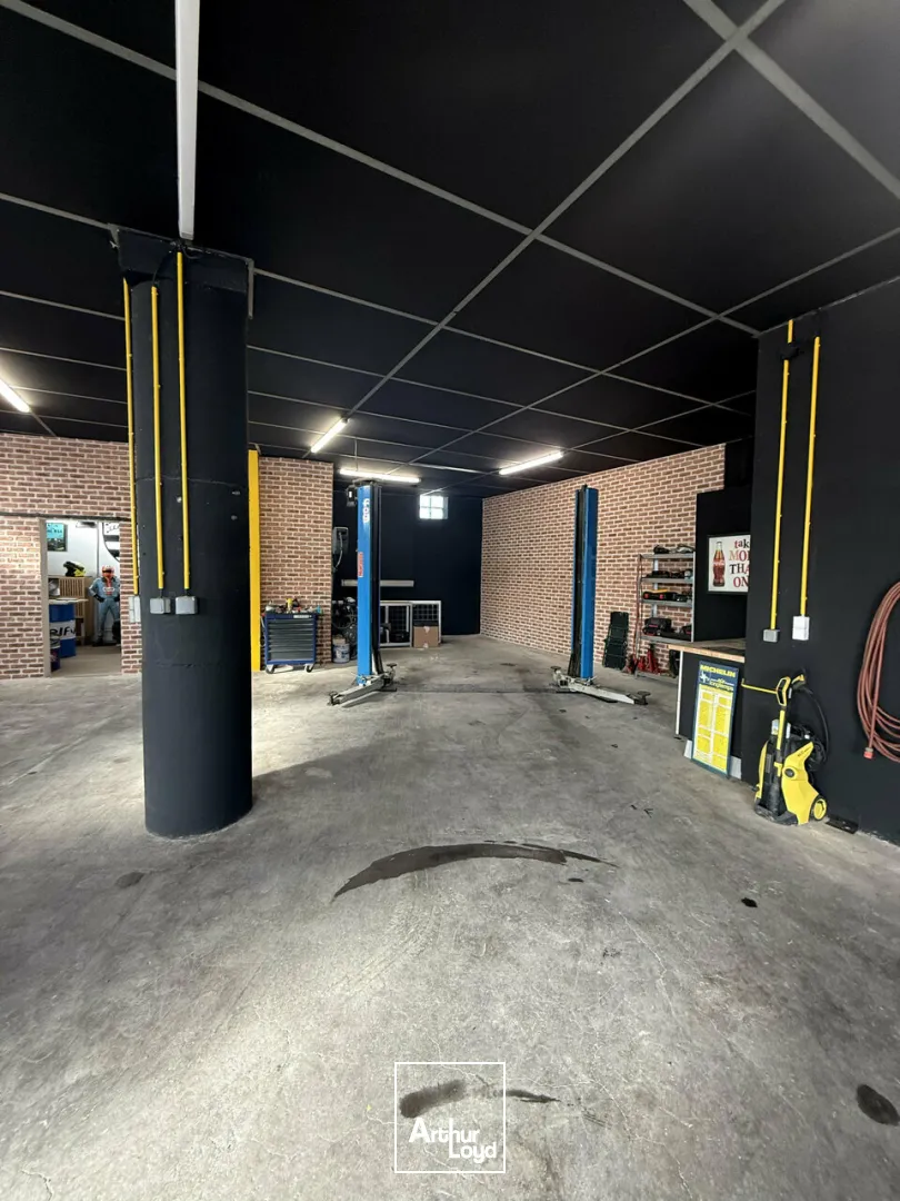 Locaux d'activité & Entrepôts - Location - BRIVE-LA-GAILLARDE - 19100 - 323-323 - 7727360